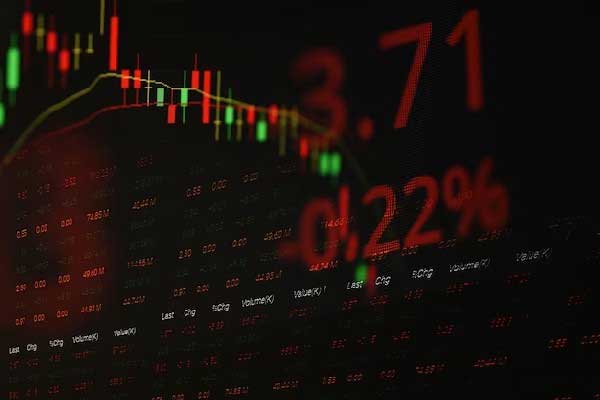 赵兴言：黄金迅猛反弹重合强势？4466空回踩出空做多！